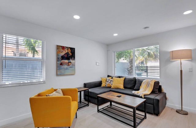 MIA(YOH) - 117 NE 53rd St (2B)