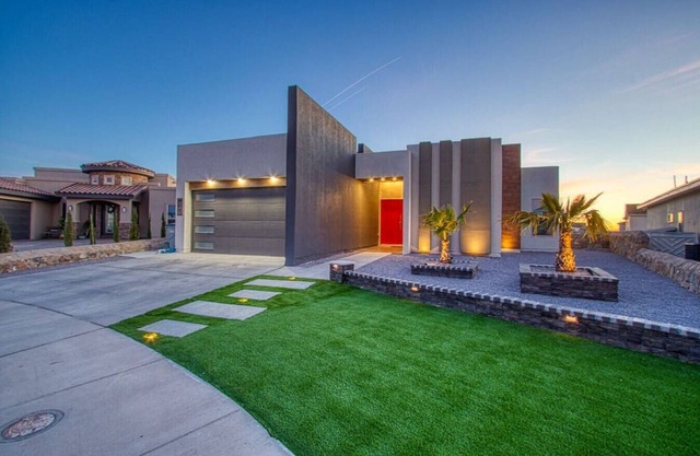 Miami Style Pool House