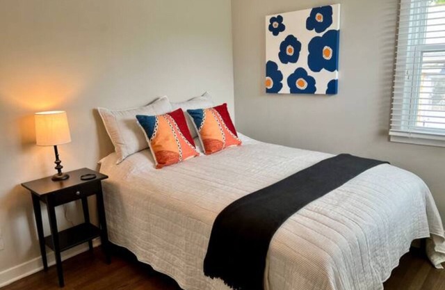 Mid-century design home located in the Villas of Lake Bluff