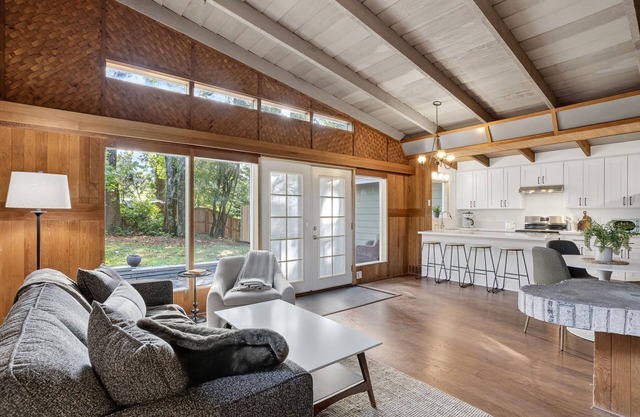 Mid-Century Nest, Near Forest Park