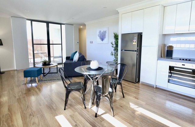 Midland Urban Gem sleeps 4