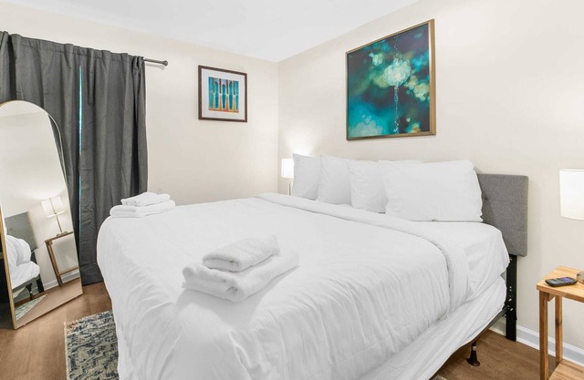 Midtown Apartment, Near Parks! The Bricks Apt 3&4