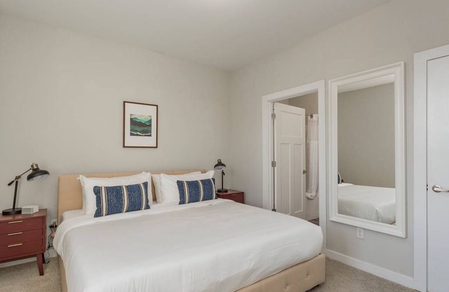 Midtown Music City Accommodations by Mint House