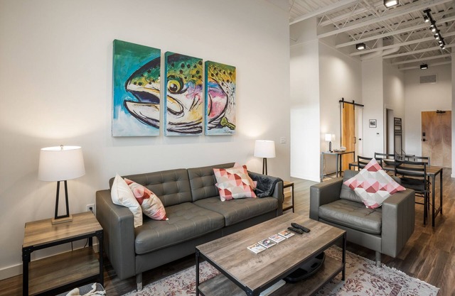 Midtown Retreat - Condo w/great location for skiing Bridger Bowl & Big Sky!