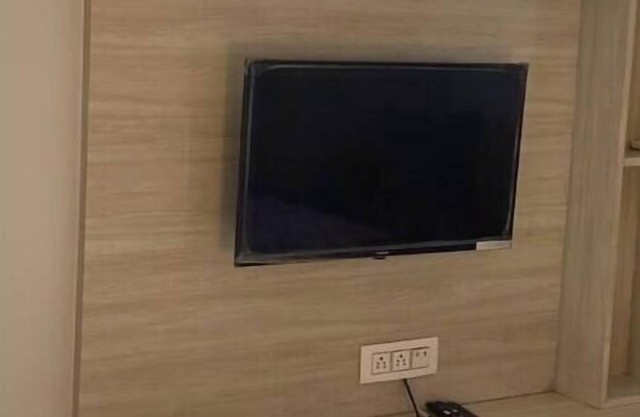 Midtown Studio Apt in DLF Capital West Delhi