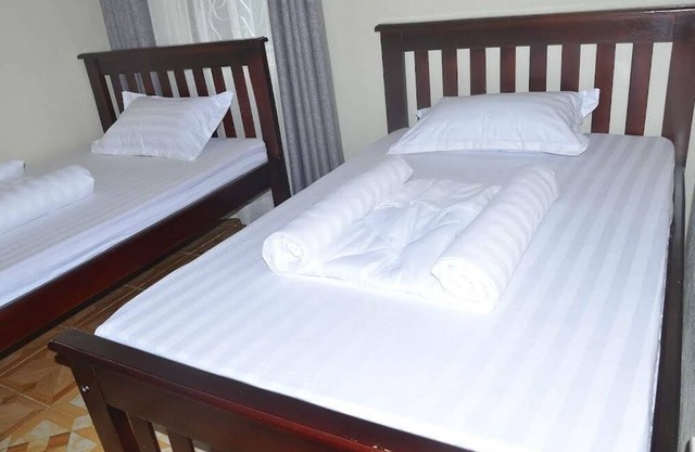 Migingo Suites Entebbe Airport & Lake view Gem