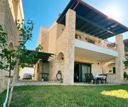 Mikael Pool Villa Paliouri