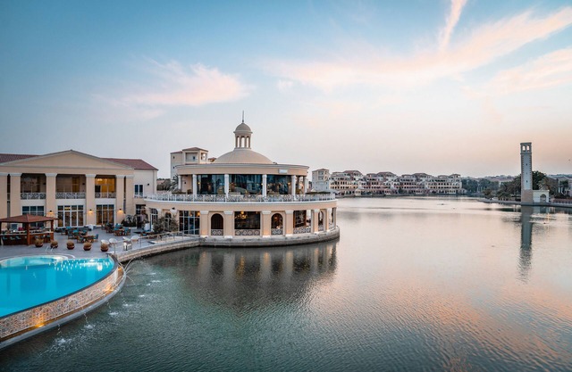 Millennium Lakeview Hotel