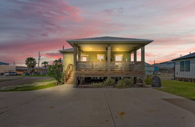 Mills Fishing Cabin with Coastal Vibes