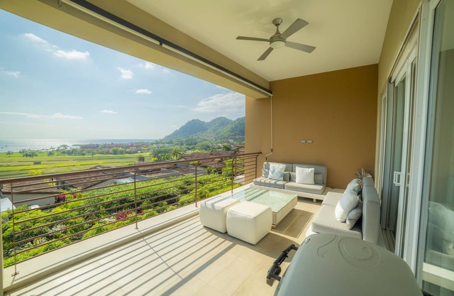 Miramar 5D 3 bdr Ocean View in Los Suenos