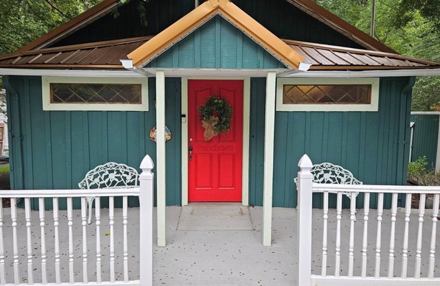 Miss Patti’s and Bill’s former home located within walking to Patti’s Settlement