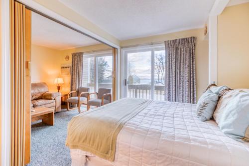 Misty Harbor Resort - Unit 103