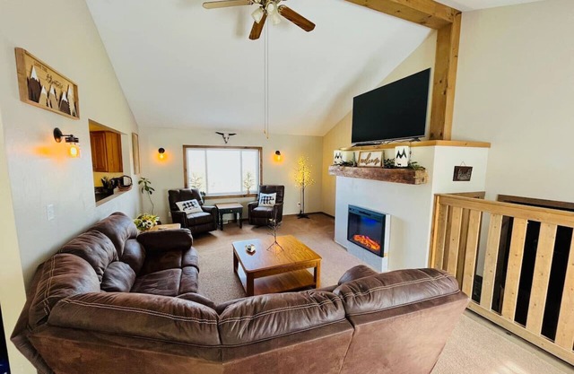 Misty Mountain Lookout-2 miles to Ohiopyle