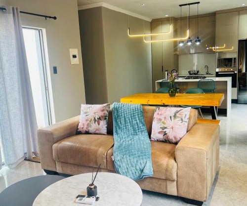 Mo's urban nest - with power backup