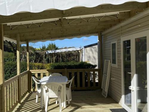 Mobil home avec terrasse à Guégon - API-1-52-558