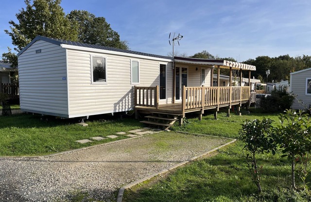 Mobile home 3 bedrooms 2 bathrooms at Domaine de Dugny