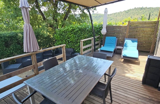 Mobilehome TAOS air-conditioned 4 to 6 persons in South ARDECHE, 4 stars campsite