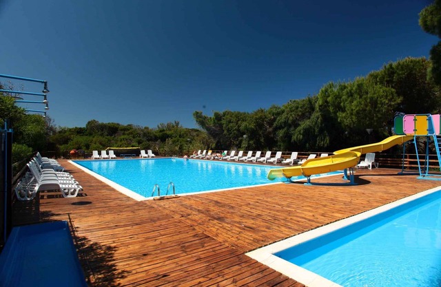 Mobilehome with pool for children and adults