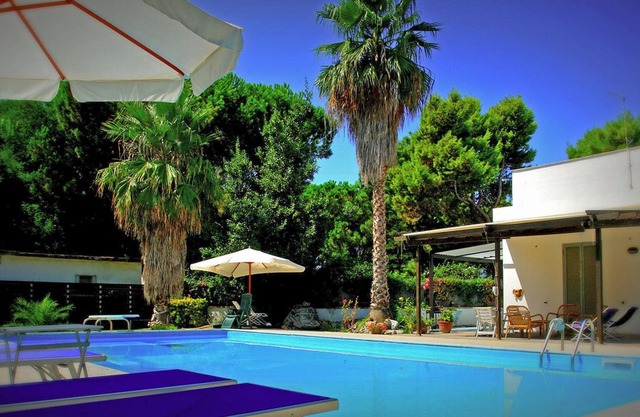 Modern villa with private pool and garden next to the beach in Paestum