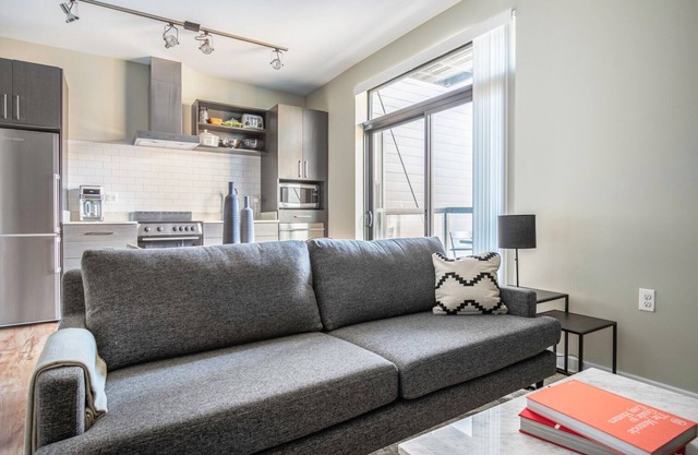 Mod Mount Vernon 1BR w/Gym, Rooftop, nr. Restaurants, by Blueground