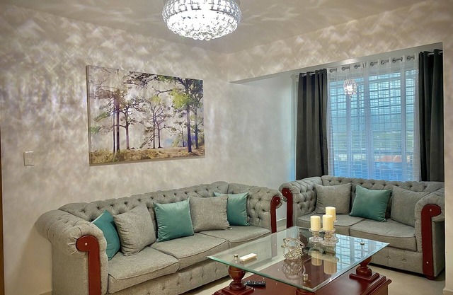 Modern APT Newly Furnished with wifi/pool/gym!