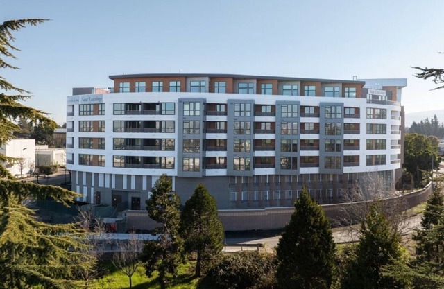 Modern 1BR Condo Avelle Condo with Hot Tub