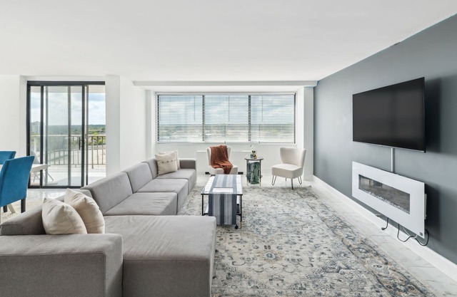 Modern 2-Bed Condo: Close to DC Monuments & More!