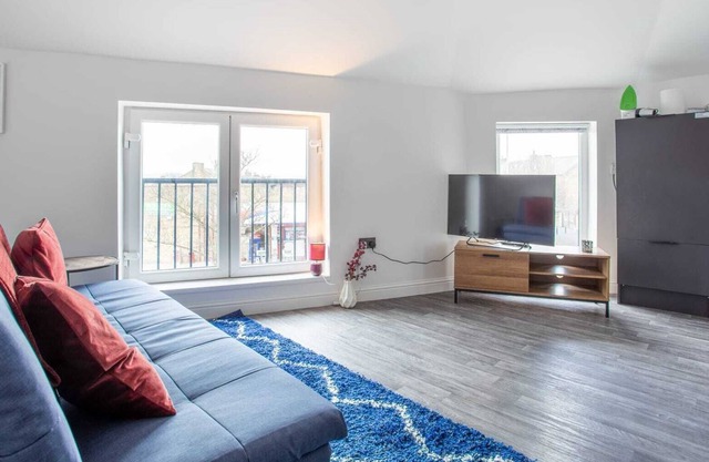 Modern 2 Bedroom Apartment in Central Bradford