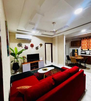 Modern 2-Bedroom Apt with African Vibe- Cape Coast