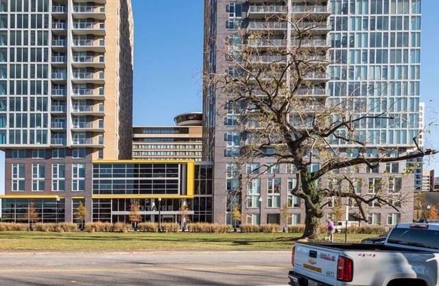 Modern | 2BR Apartment with Balcony | Crystal City Arlington | by GLS