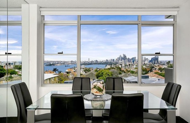 Modern 2br Apartment With Views Haris