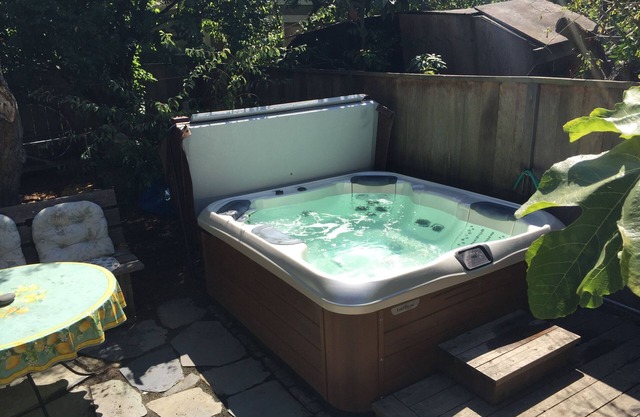 Modern 3-Bedroom Getaway with Hot Tub