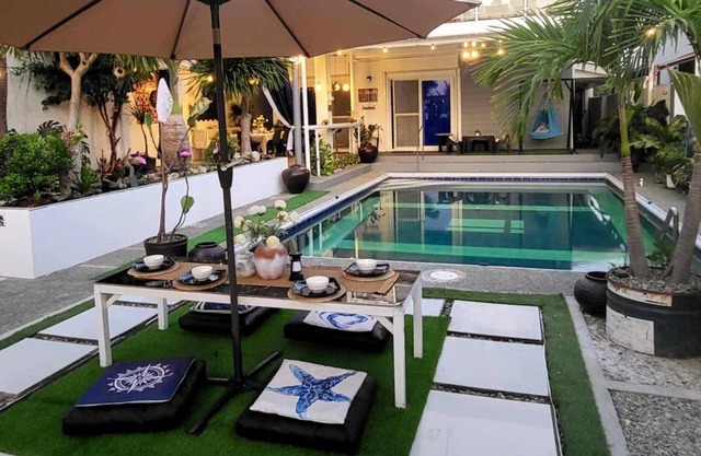 Modern 3-bedroom house with AC, WiFi and pool in lovely Bacnotan