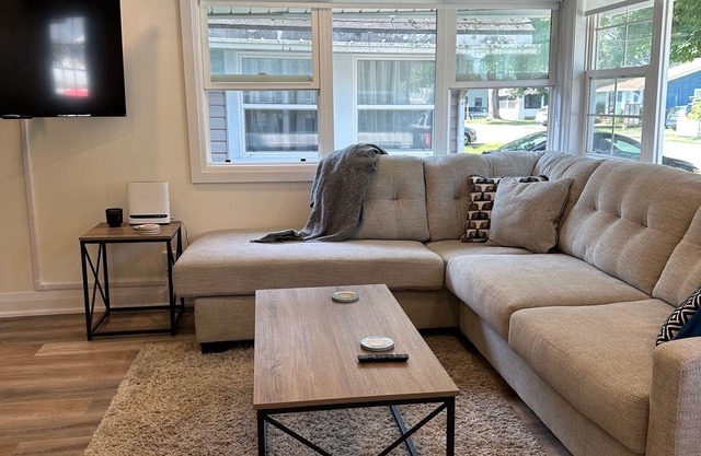 Modern 3BR Home near the Beach w/A/C +WiFi +Free Parking +Firepit +Deck w/BBQ