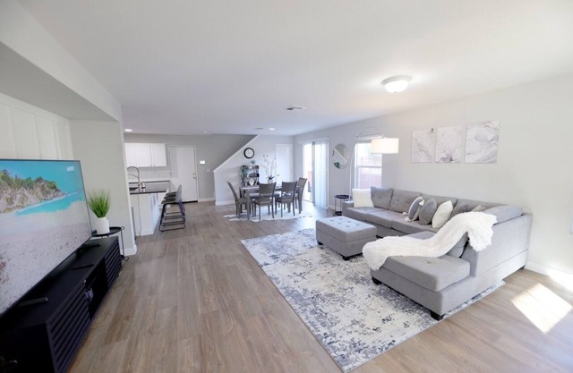 Modern 3BR Home with New Furnishings