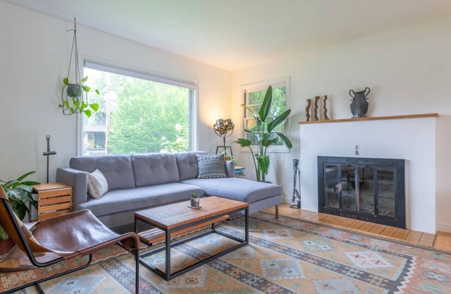 Modern 4-bdrm Cape Cod House, Popular NE Portland