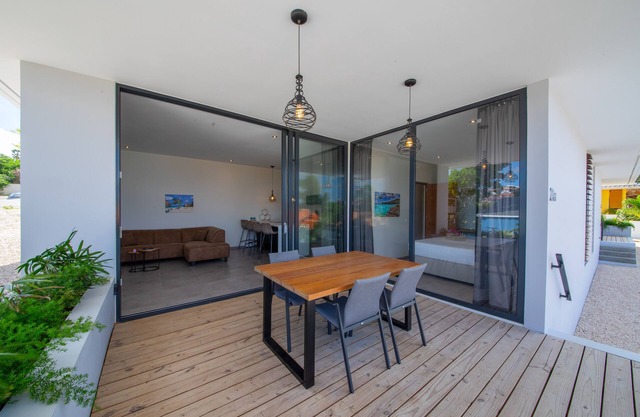 Modern 4 person apartment Blanku