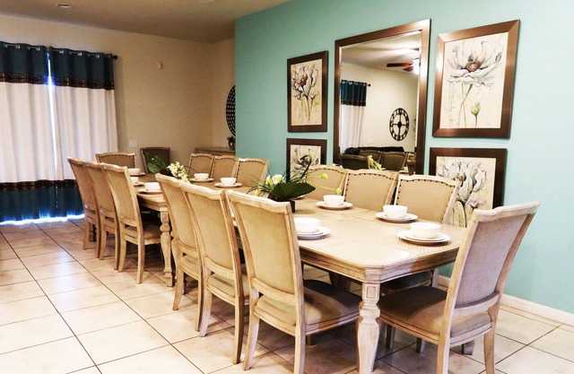 Modern 9 Bed 6 Bath House - Fully equipped home with pool, amenities & more