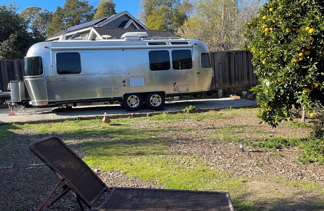 Modern Airstream with WiFi and AC in Charming Mill Valley with Backyard Ducks