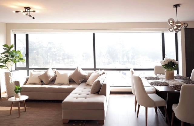 Modern and Cozy 3-bedroom apartment with WiFi, fitness room in charming Cuenca