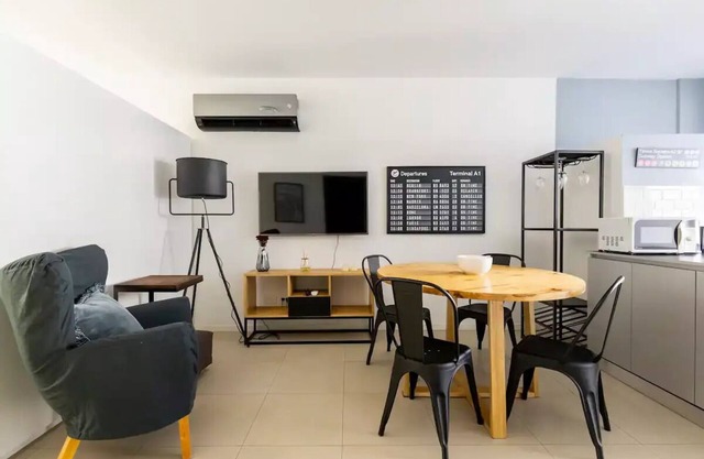 Modern and Fully equipped Studio with private garage!