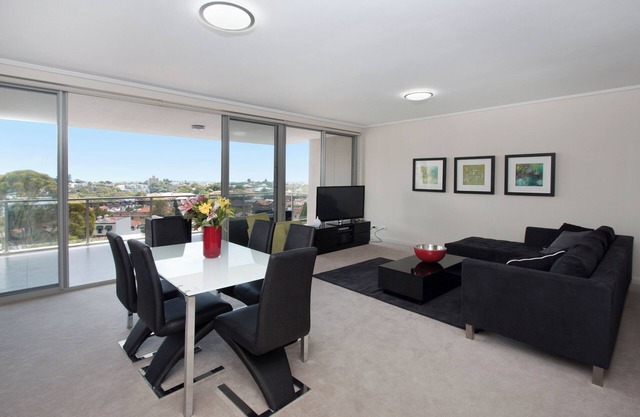 Modern and Spacious 2BR Bondi Junction Apartment Close to Everything