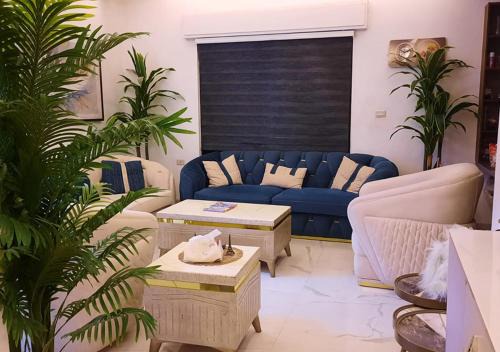Modern Apartment, 3-Bedroom, Guest Room, 3-Bathrooms, with AC in the Heart of Amman