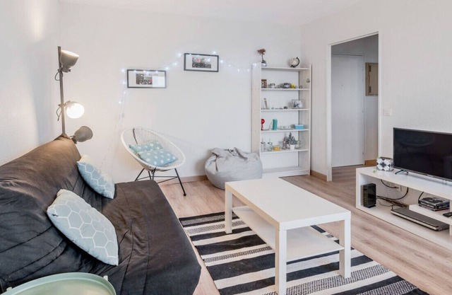 Modern apartment in Bordeaux - W274