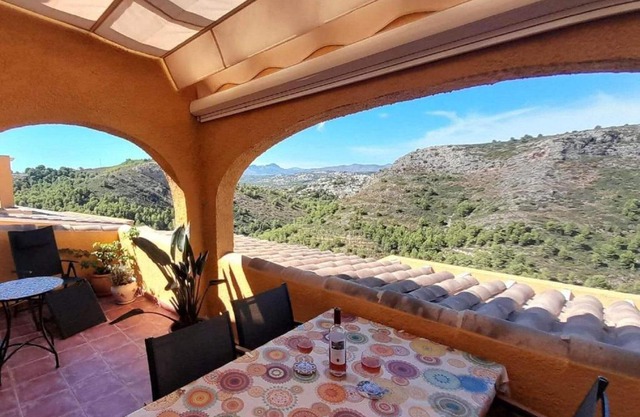 Modern apartment in Moraira with beautiful views 5 minutes from the beach