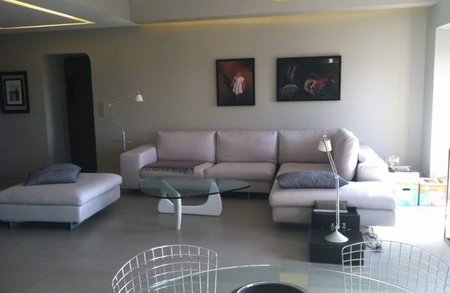 modern apartment in villa niçoise !