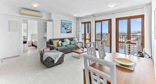Modern Apartment Oceanus, Theseus Village, Aphrodite Hills