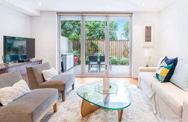 Modern apartment with Large Courtyard