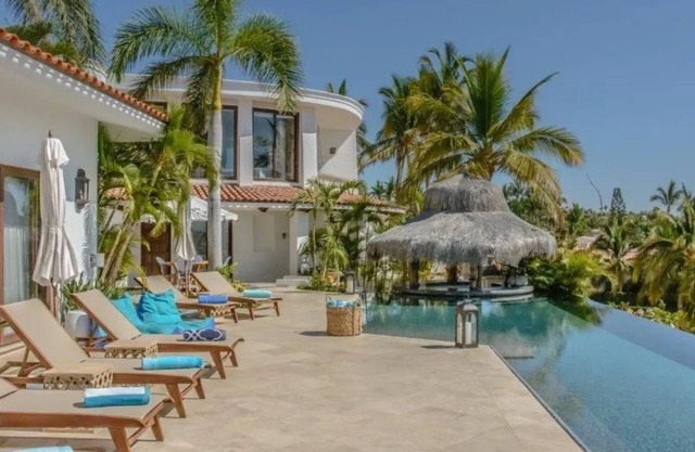 Modern Beachfront Escape in Cabo