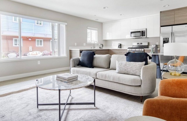 Modern Campbell 1BR w/ Gym, Spa & W/D, walk to WF & TJ, by Blueground